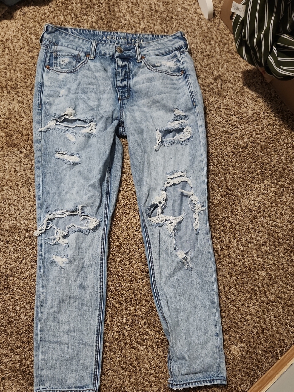 American Eagle Outfitters Light Blue Distressed Skinny Jeans